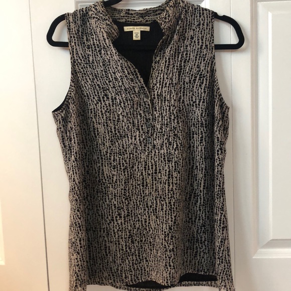 Banana Republic Work Blouse - Picture 1 of 2